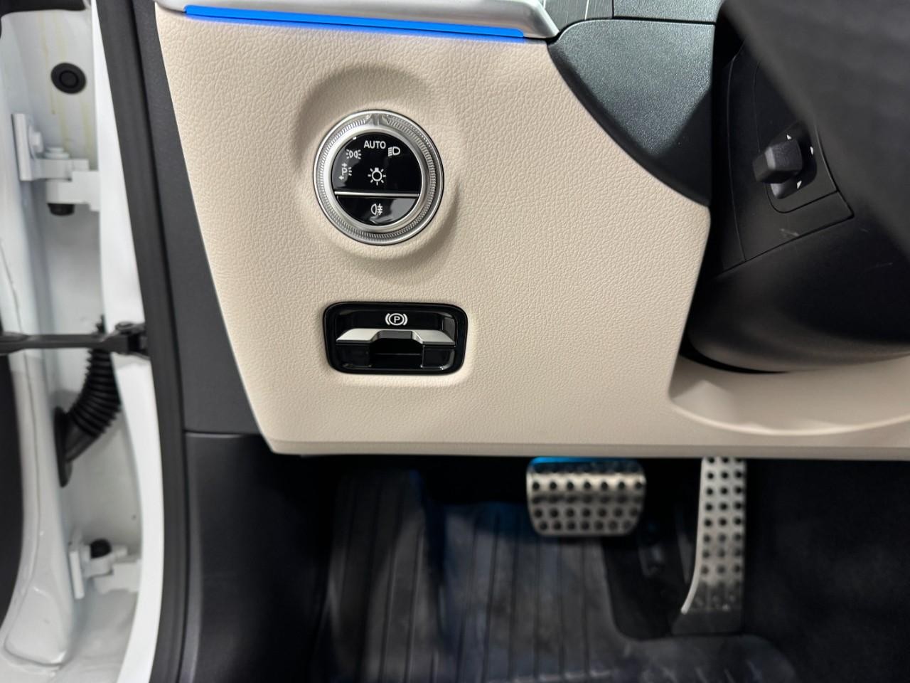 Mercedes-Benz CLE Vehicle Full-screen Gallery Image 29