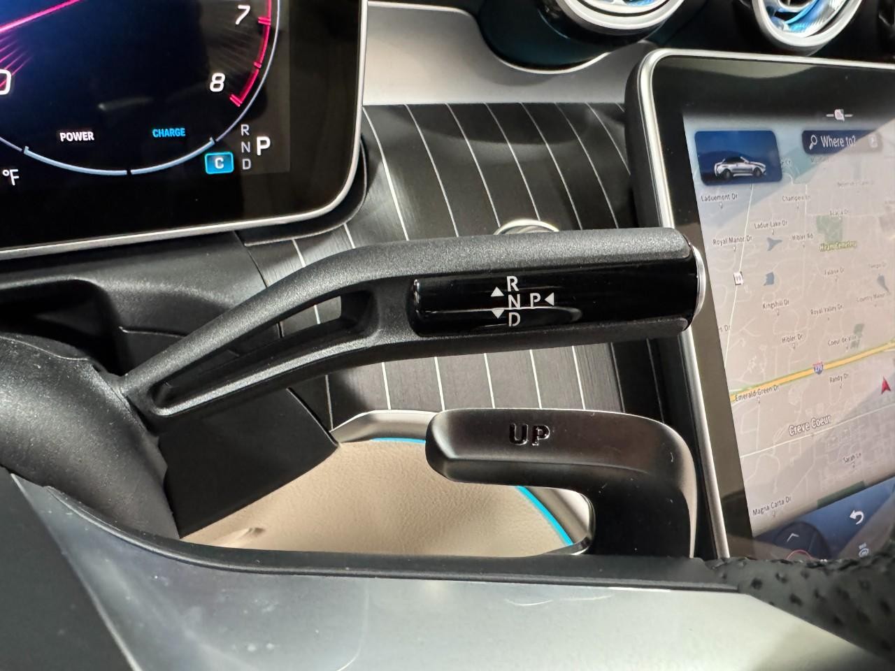 Mercedes-Benz CLE Vehicle Full-screen Gallery Image 33