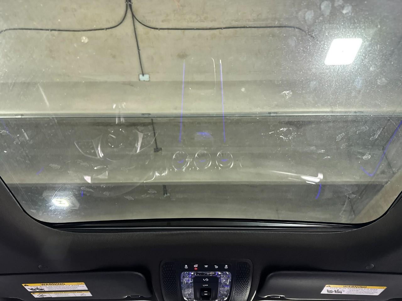 Mercedes-Benz GLB Vehicle Full-screen Gallery Image 11