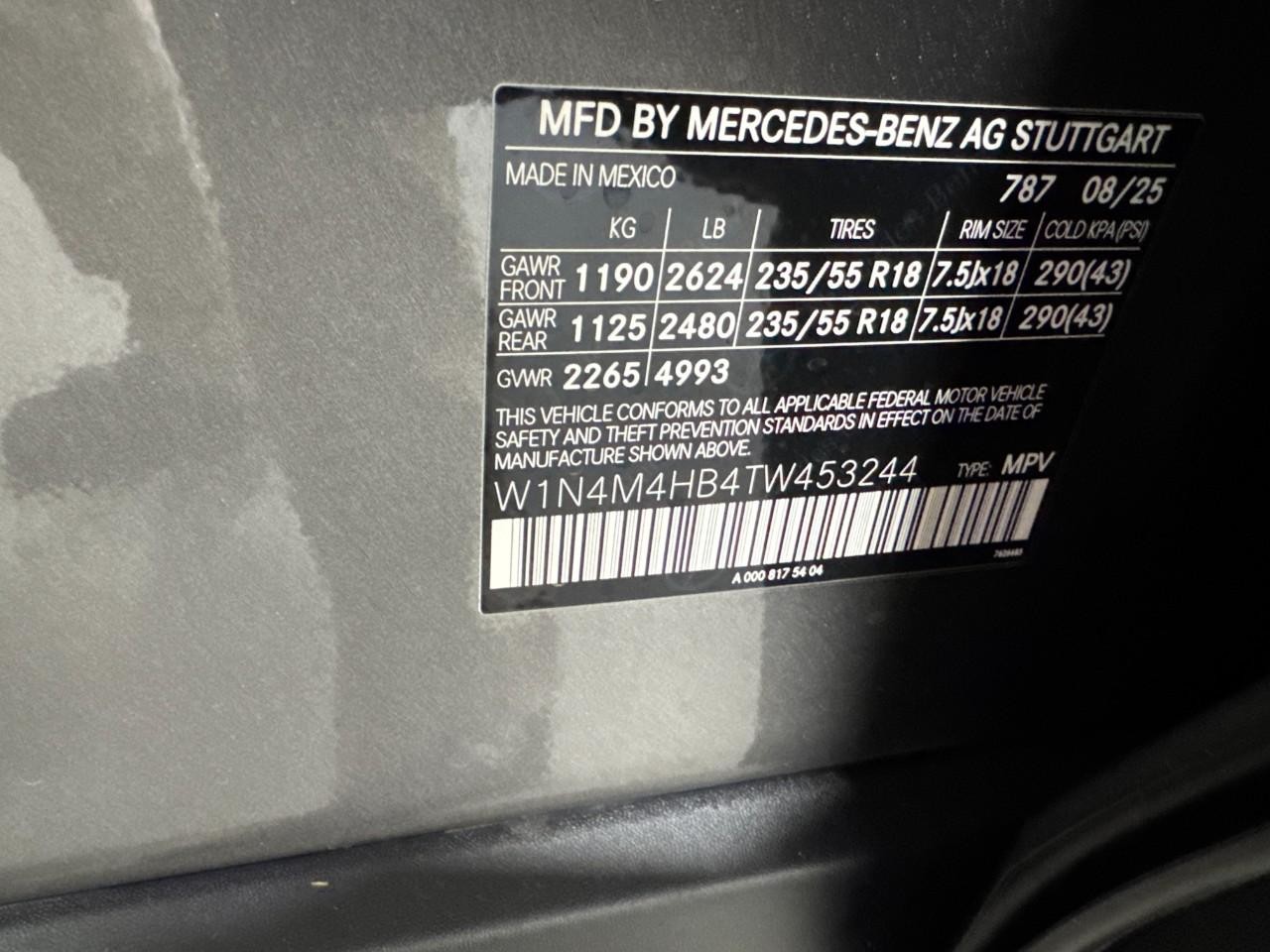 Mercedes-Benz GLB Vehicle Full-screen Gallery Image 37