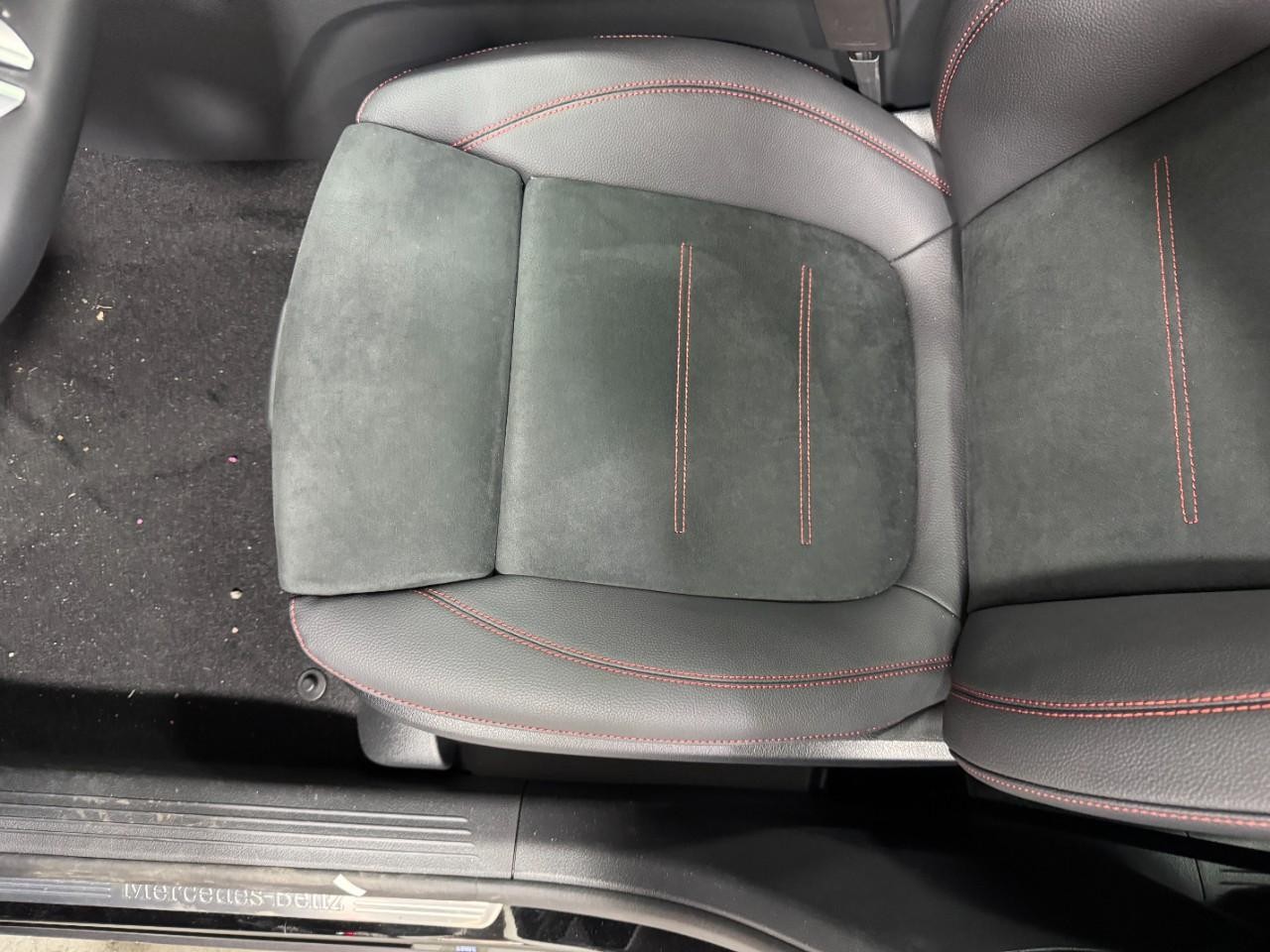 Mercedes-Benz GLB Vehicle Full-screen Gallery Image 29