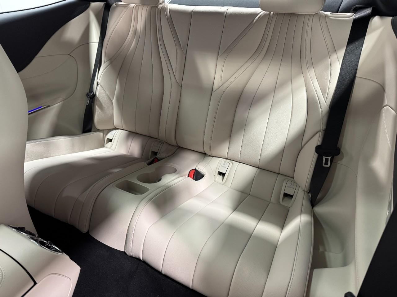 Mercedes-Benz CLE Vehicle Full-screen Gallery Image 8