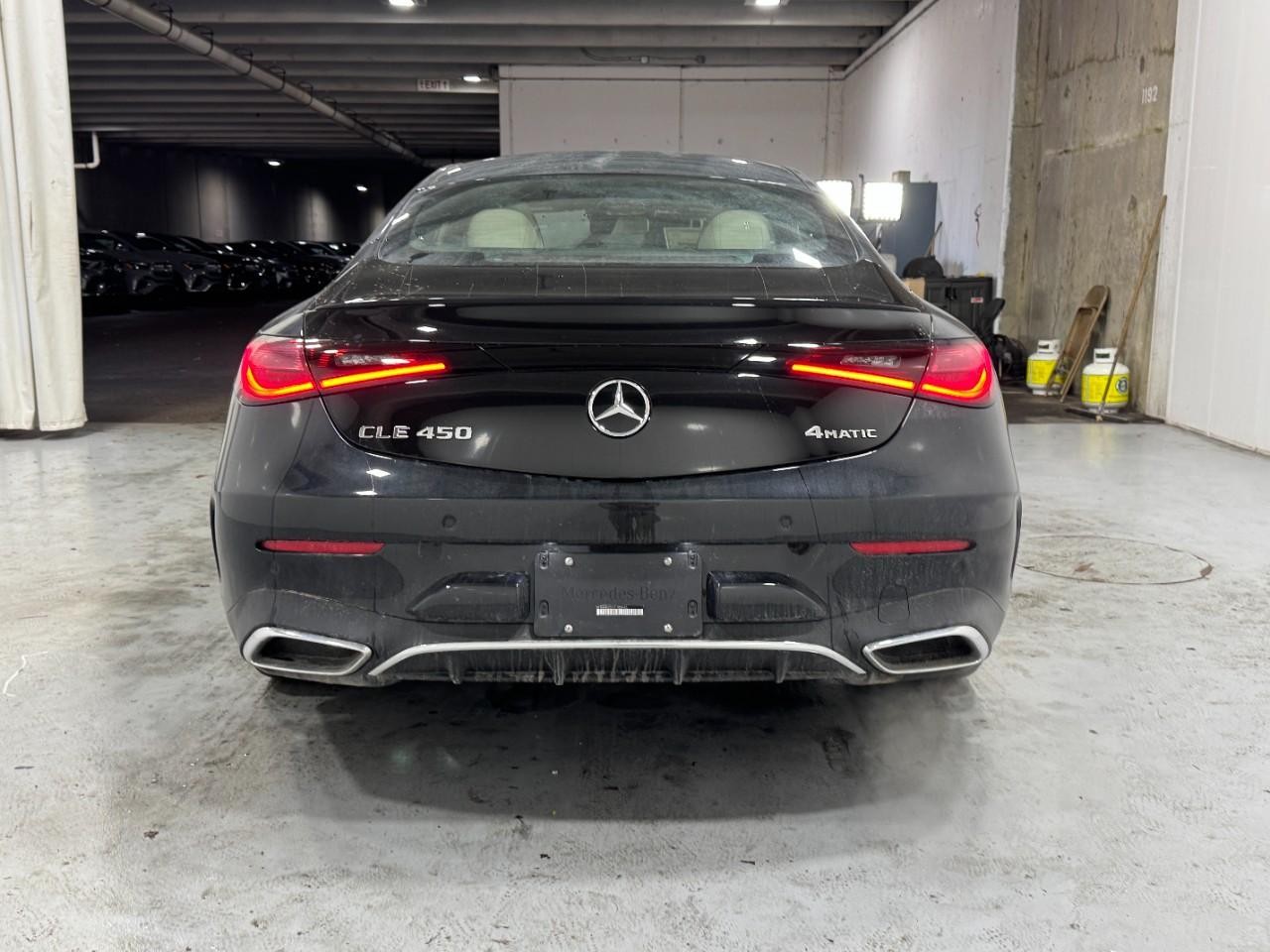 Mercedes-Benz CLE Vehicle Full-screen Gallery Image 9