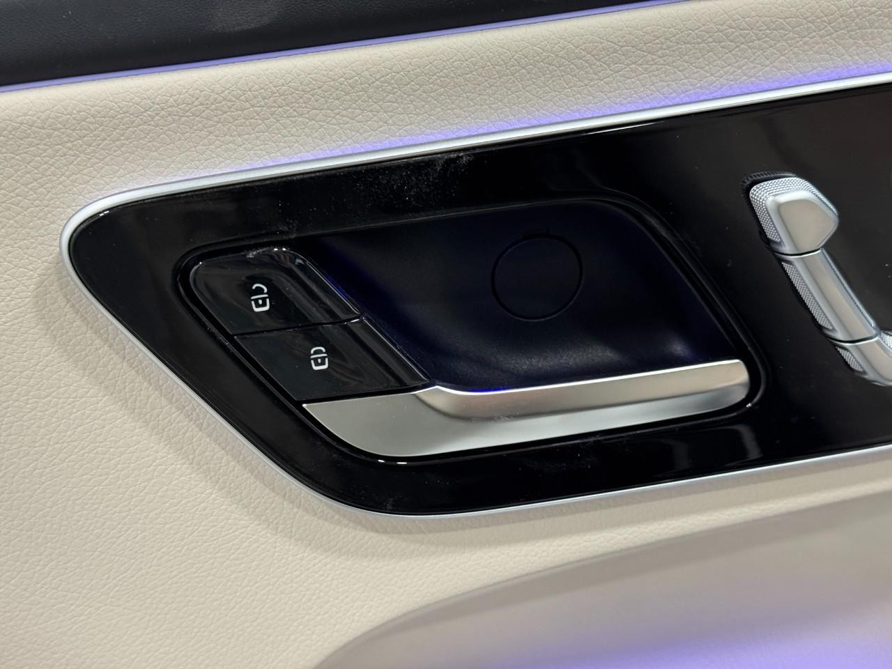 Mercedes-Benz CLE Vehicle Full-screen Gallery Image 22