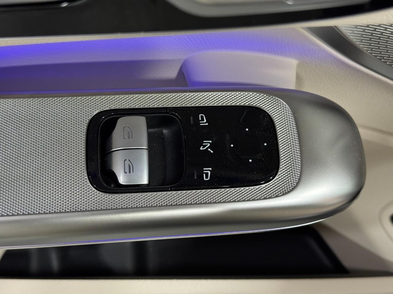 Mercedes-Benz CLE Vehicle Full-screen Gallery Image 23