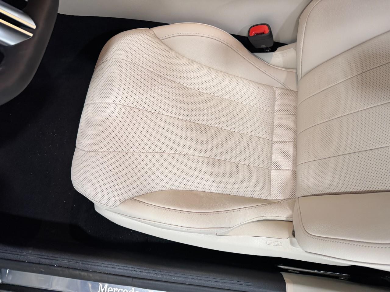 Mercedes-Benz CLE Vehicle Full-screen Gallery Image 27