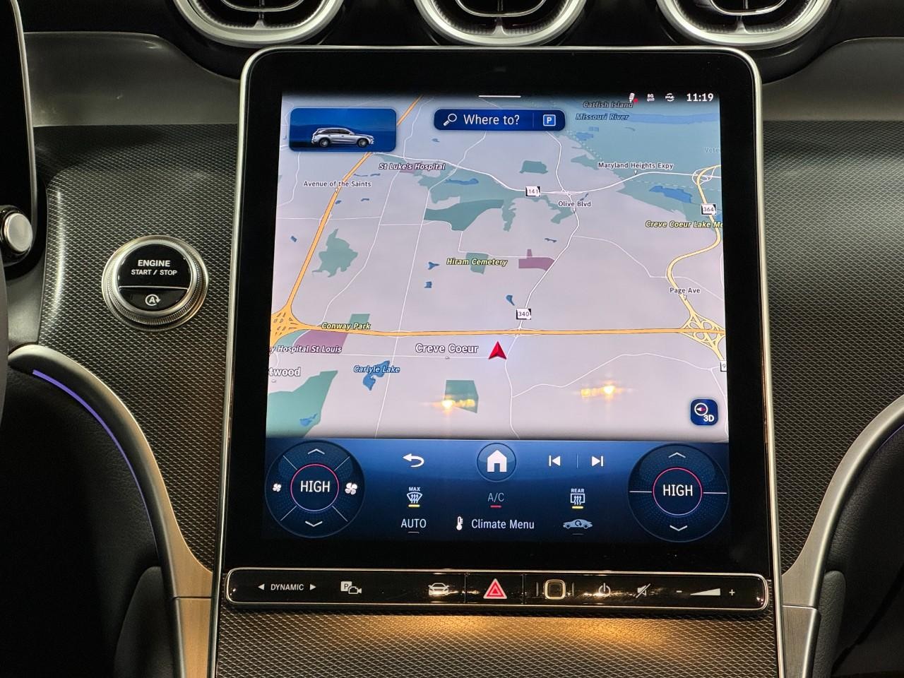 Mercedes-Benz GLC Vehicle Full-screen Gallery Image 14