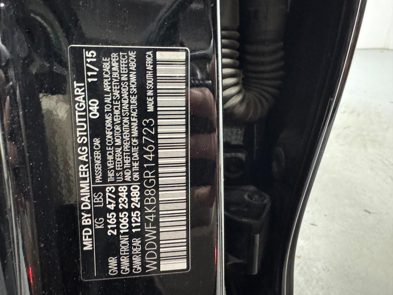 Mercedes-Benz C-Class Vehicle Full-screen Gallery Image 39