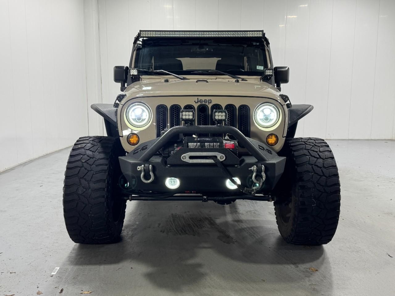 Jeep Wrangler Unlimited Vehicle Full-screen Gallery Image 7