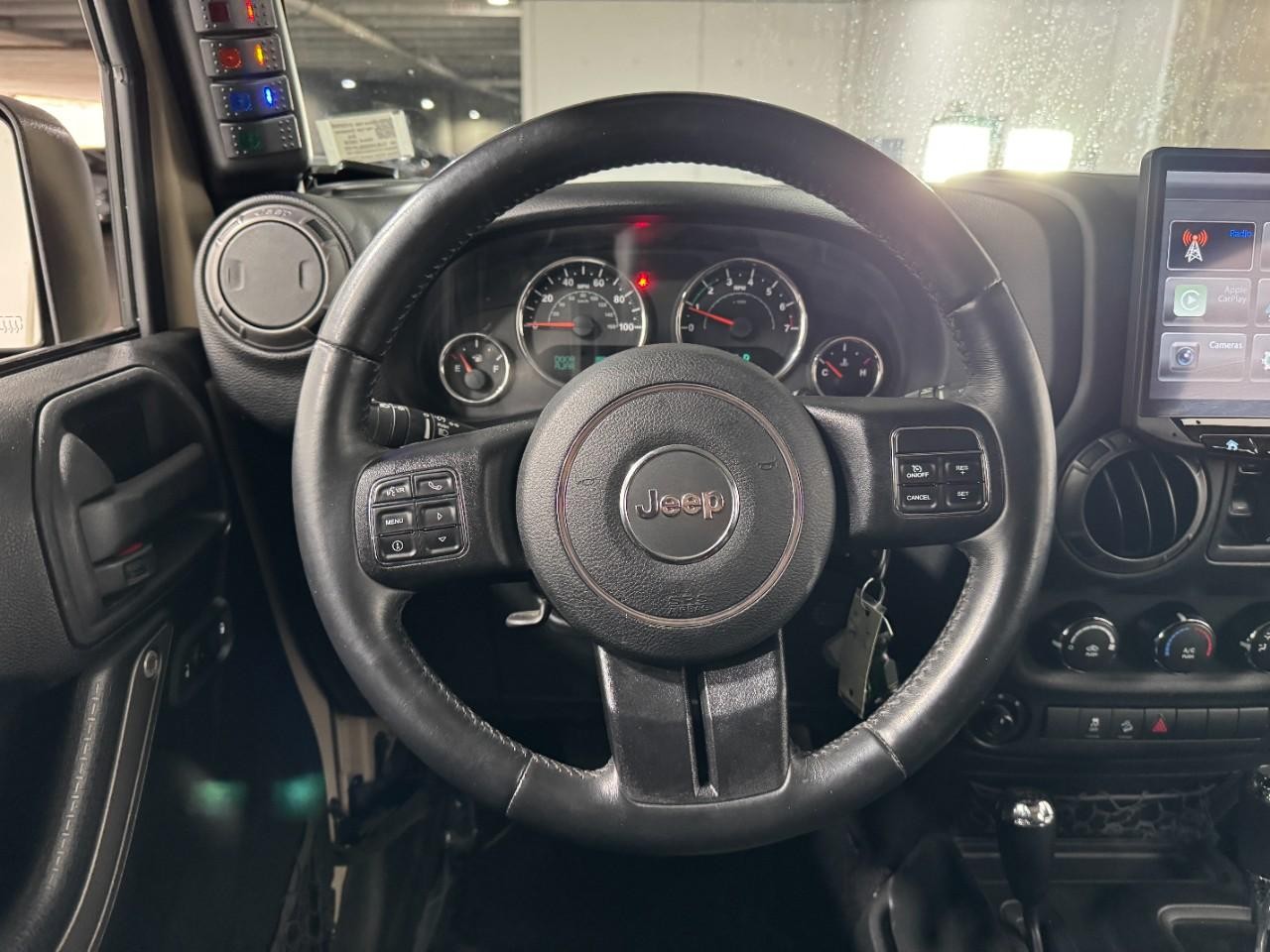 Jeep Wrangler Unlimited Vehicle Full-screen Gallery Image 12