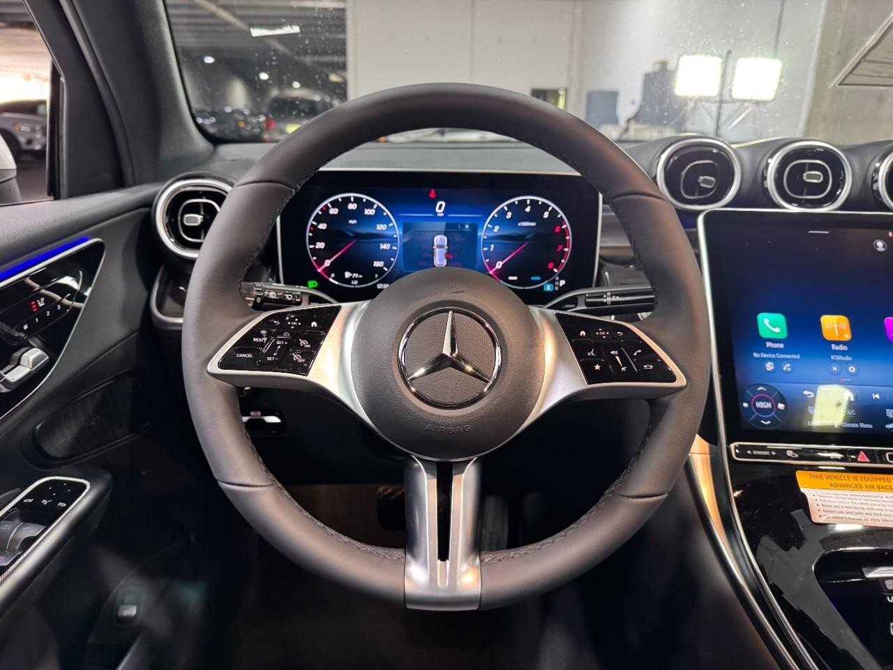 Mercedes-Benz GLC Vehicle Full-screen Gallery Image 13
