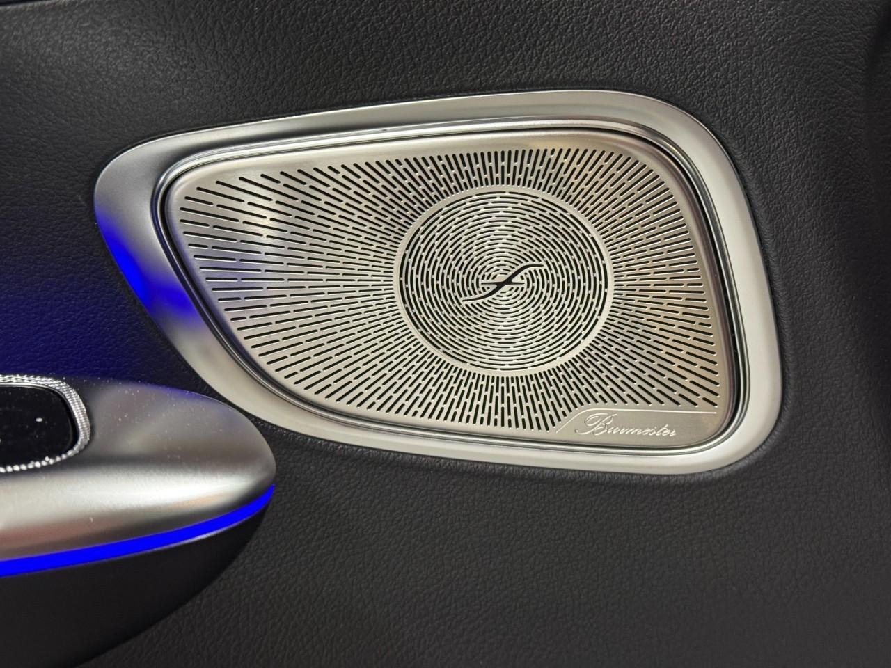 Mercedes-Benz GLC Vehicle Full-screen Gallery Image 25