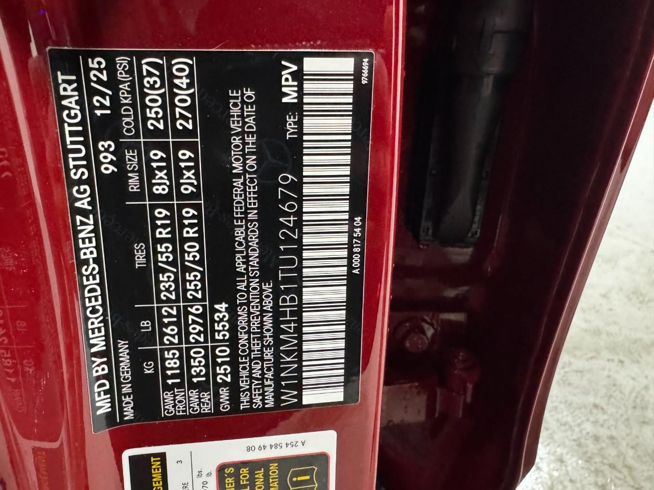 Mercedes-Benz GLC Vehicle Full-screen Gallery Image 36