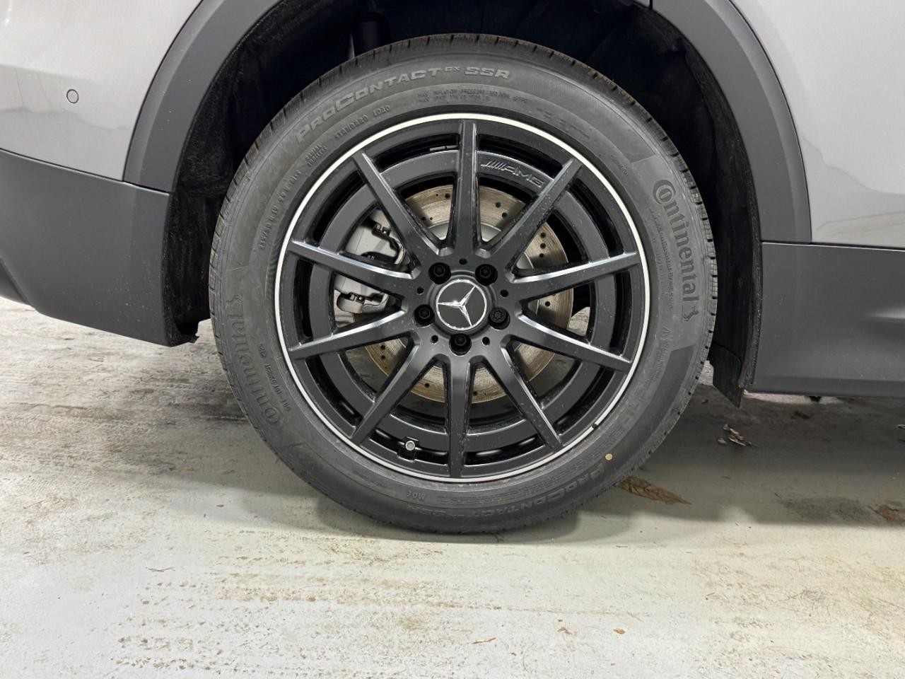 Mercedes-Benz GLB Vehicle Full-screen Gallery Image 5