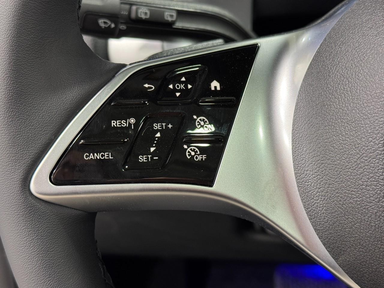 Mercedes-Benz GLB Vehicle Full-screen Gallery Image 31