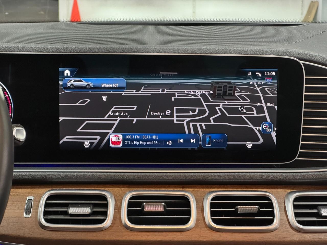 Mercedes-Benz GLE Vehicle Full-screen Gallery Image 14