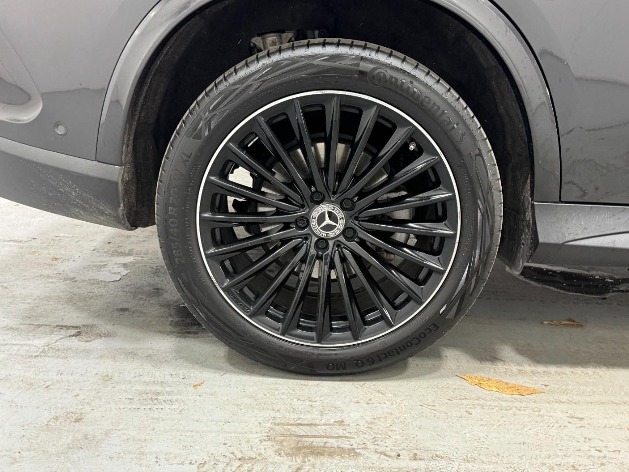 Mercedes-Benz GLC Vehicle Full-screen Gallery Image 5