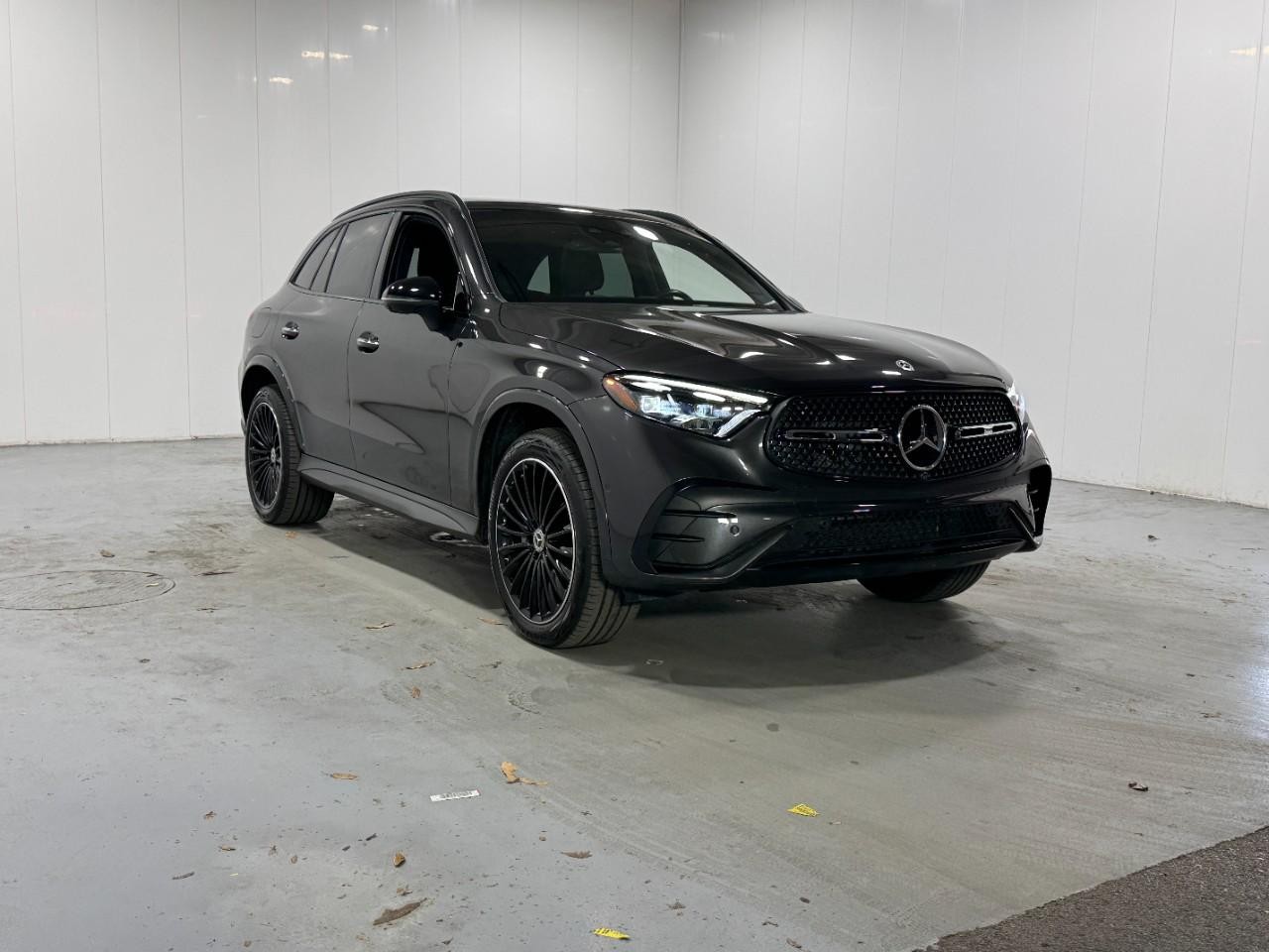 Mercedes-Benz GLC Vehicle Full-screen Gallery Image 6