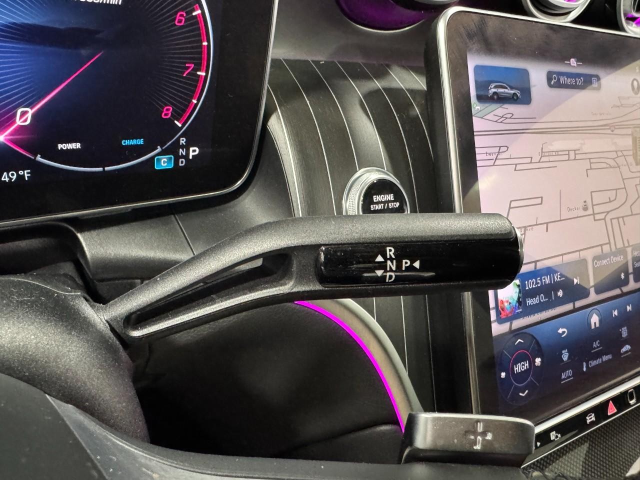 Mercedes-Benz GLC Vehicle Full-screen Gallery Image 34