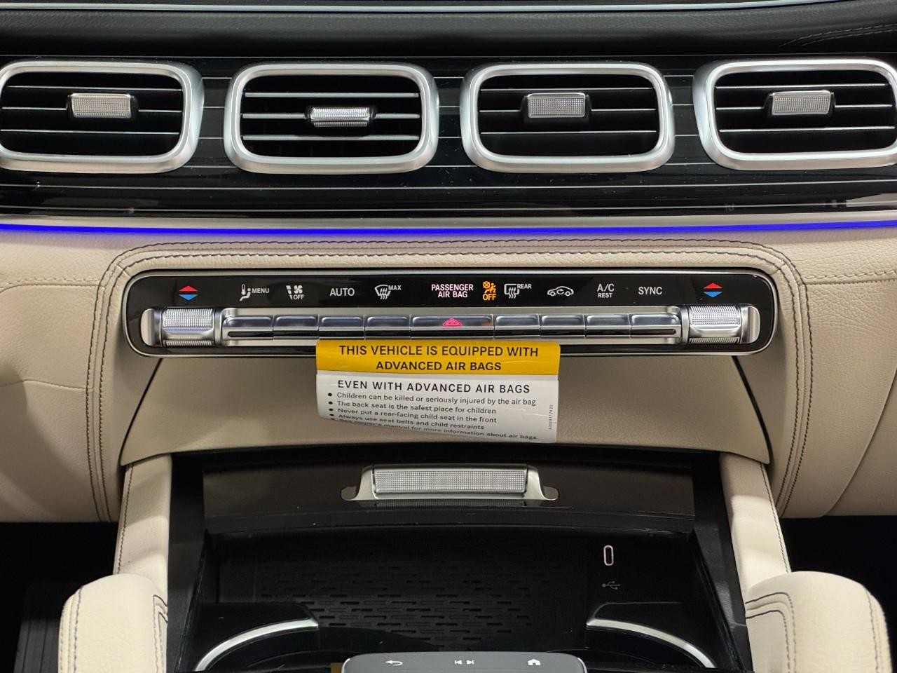 Mercedes-Benz GLE Vehicle Full-screen Gallery Image 15