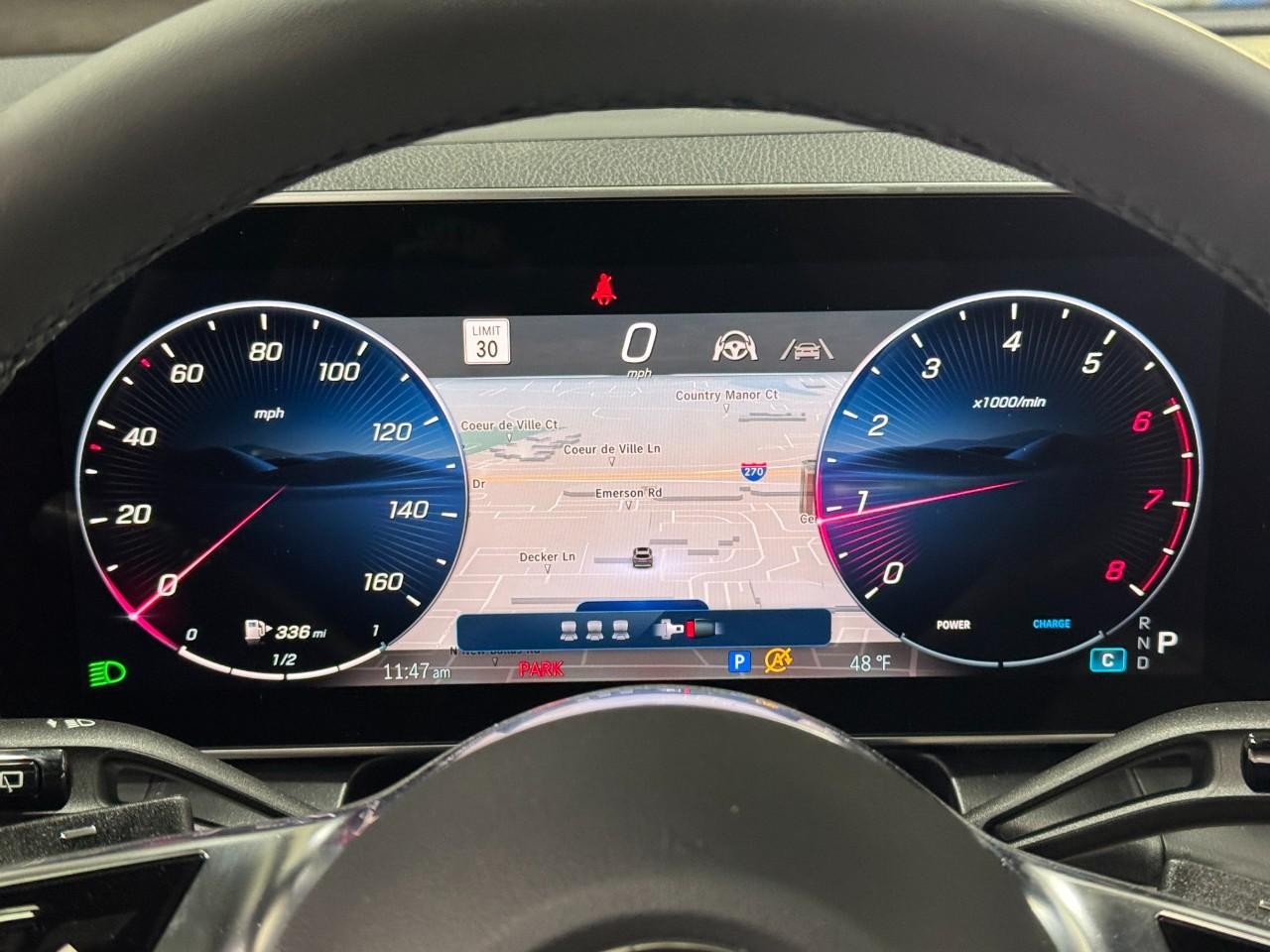 Mercedes-Benz GLC Vehicle Full-screen Gallery Image 33