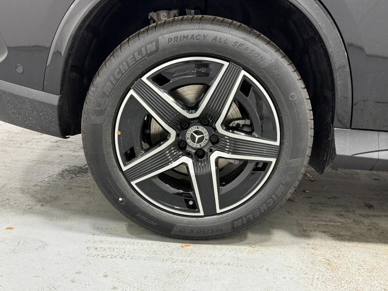 Mercedes-Benz GLC Vehicle Full-screen Gallery Image 5