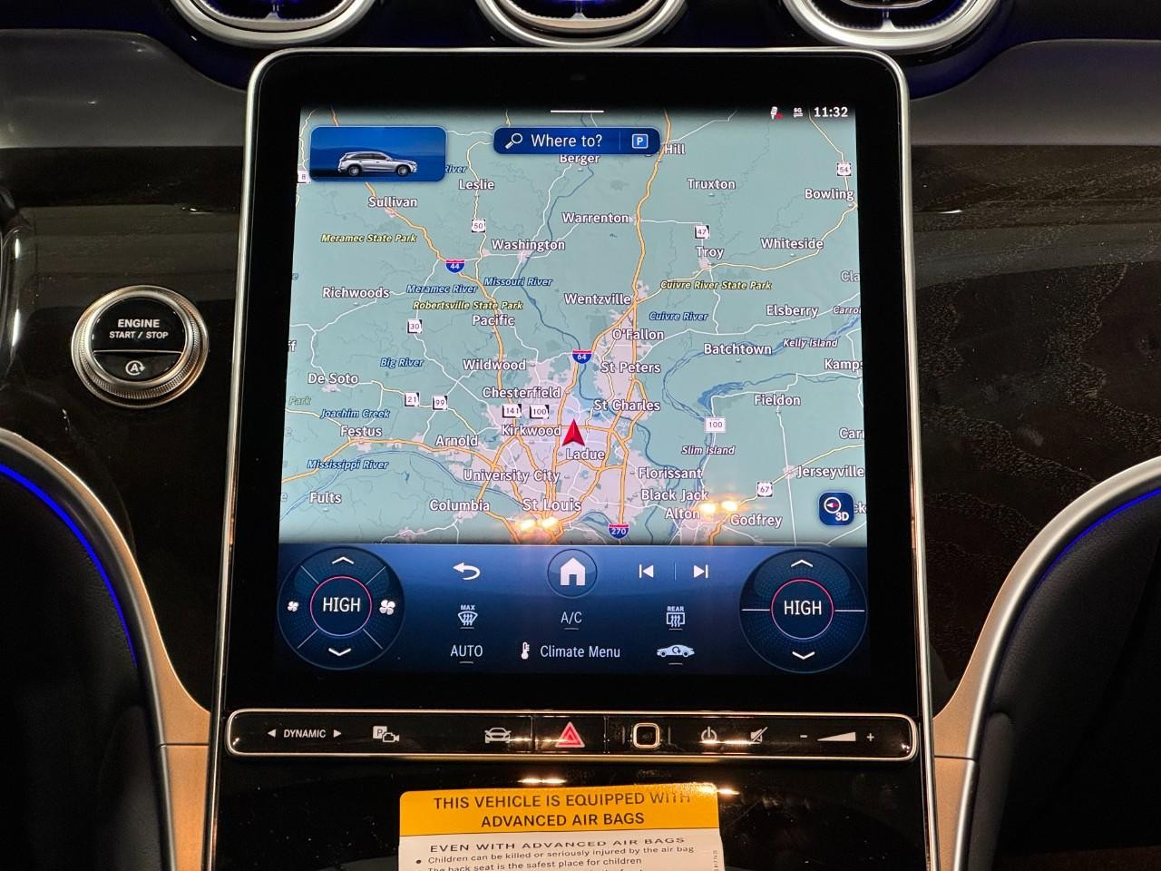 Mercedes-Benz GLC Vehicle Full-screen Gallery Image 14