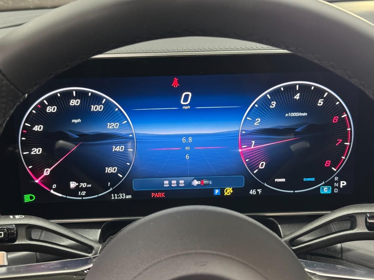 Mercedes-Benz GLC Vehicle Full-screen Gallery Image 33