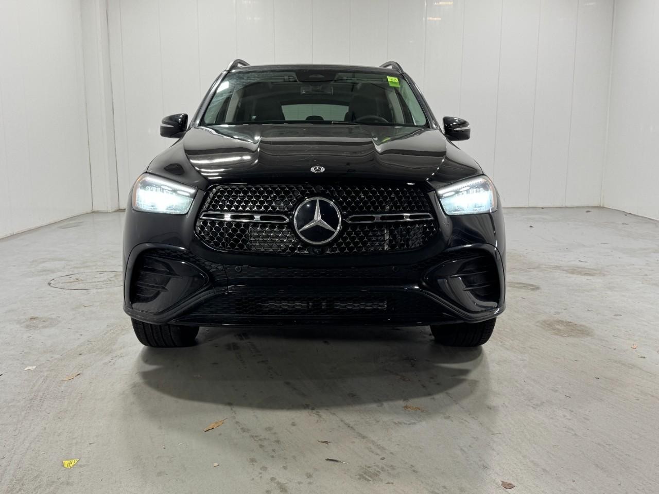 Mercedes-Benz GLE Vehicle Full-screen Gallery Image 7