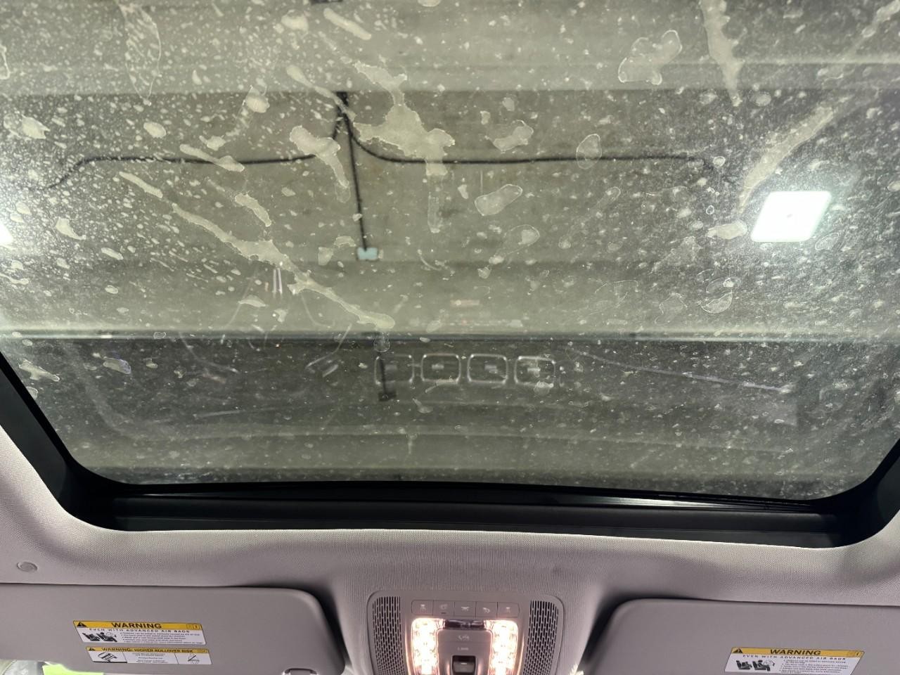 Mercedes-Benz GLE Vehicle Full-screen Gallery Image 11