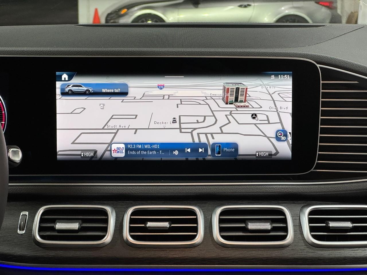 Mercedes-Benz GLE Vehicle Full-screen Gallery Image 14