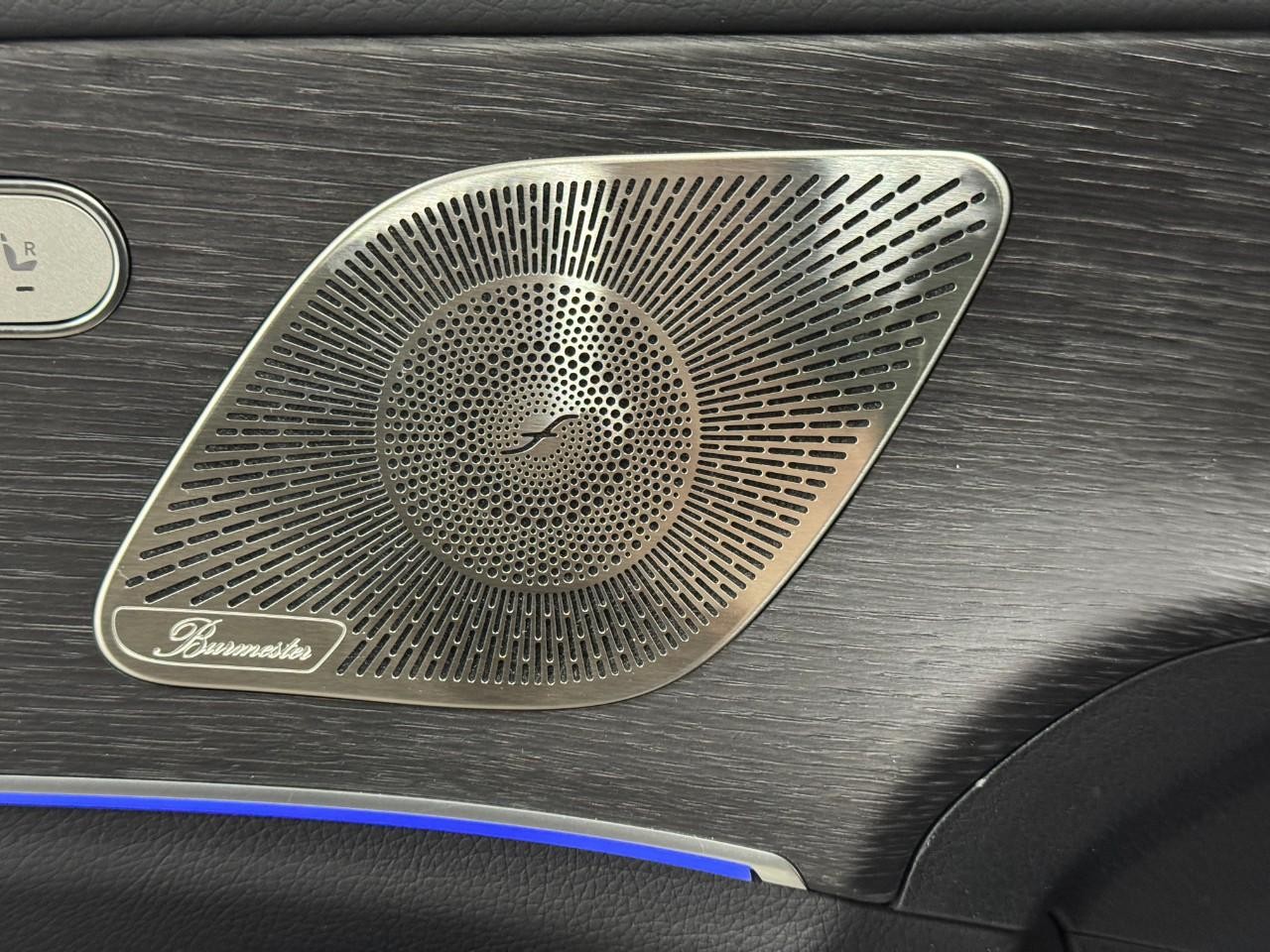 Mercedes-Benz GLE Vehicle Full-screen Gallery Image 24