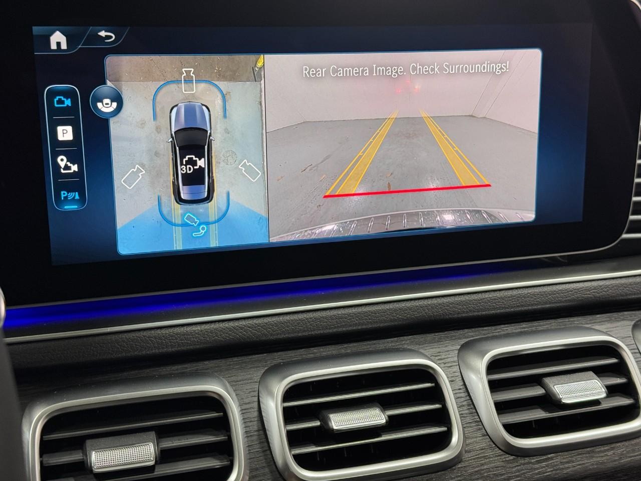 Mercedes-Benz GLE Vehicle Full-screen Gallery Image 36