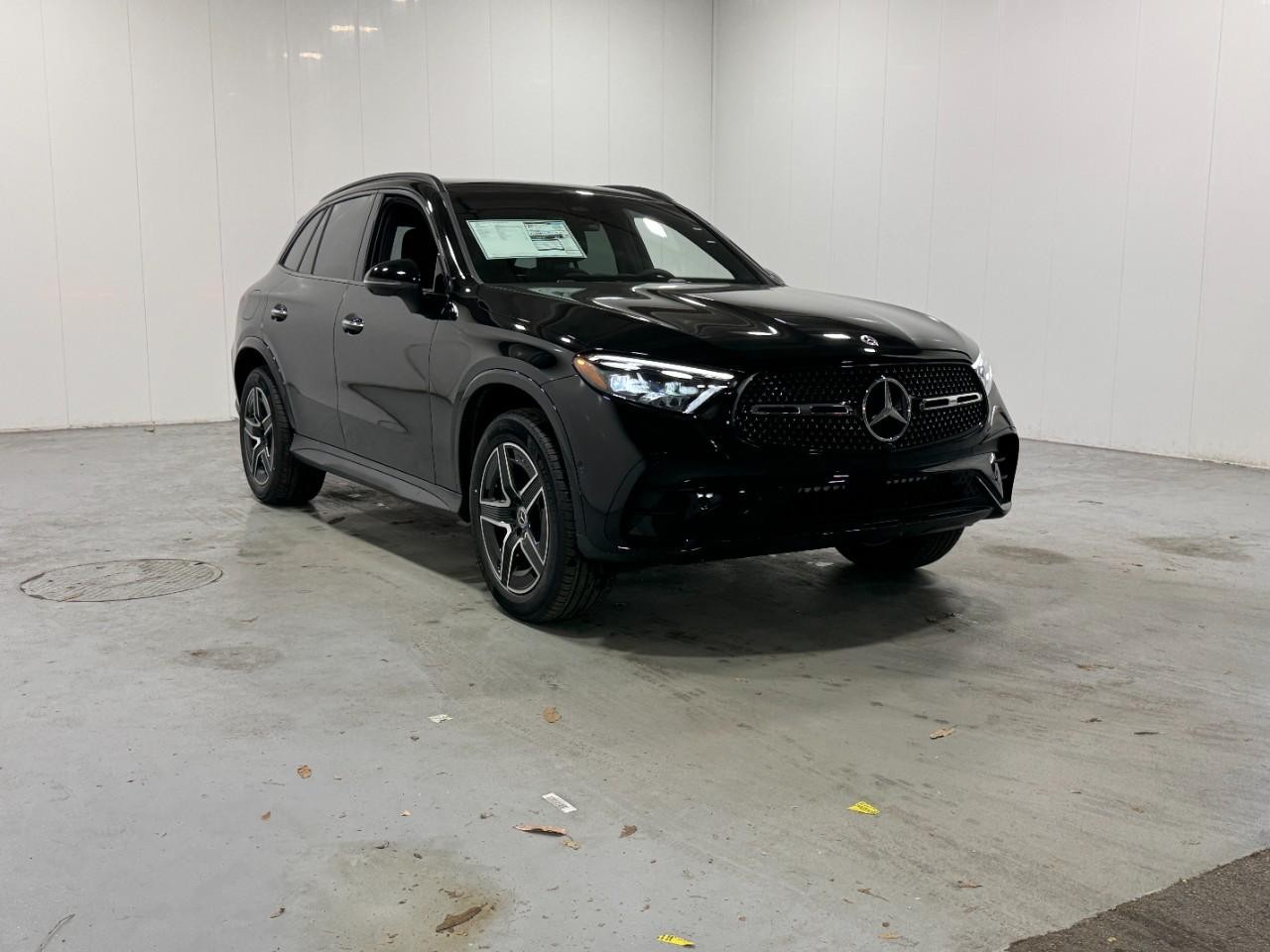 Mercedes-Benz GLC Vehicle Full-screen Gallery Image 6