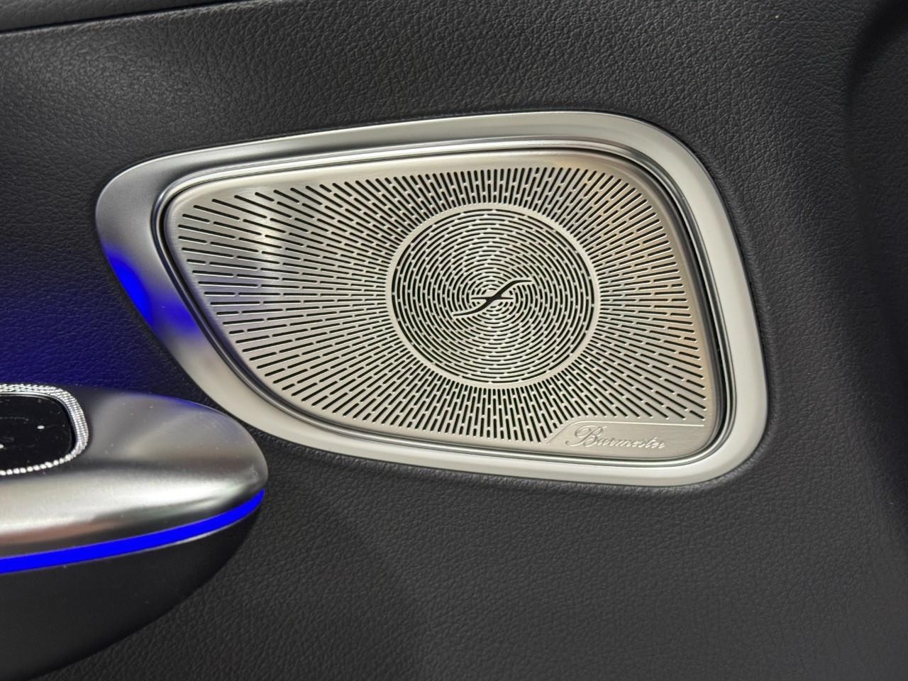 Mercedes-Benz GLC Vehicle Full-screen Gallery Image 25