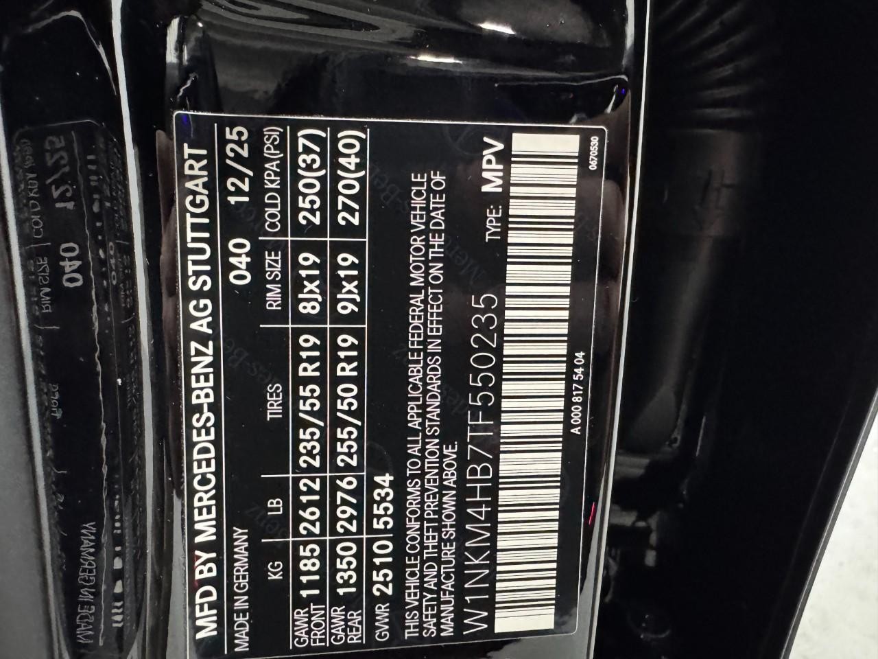 Mercedes-Benz GLC Vehicle Full-screen Gallery Image 36