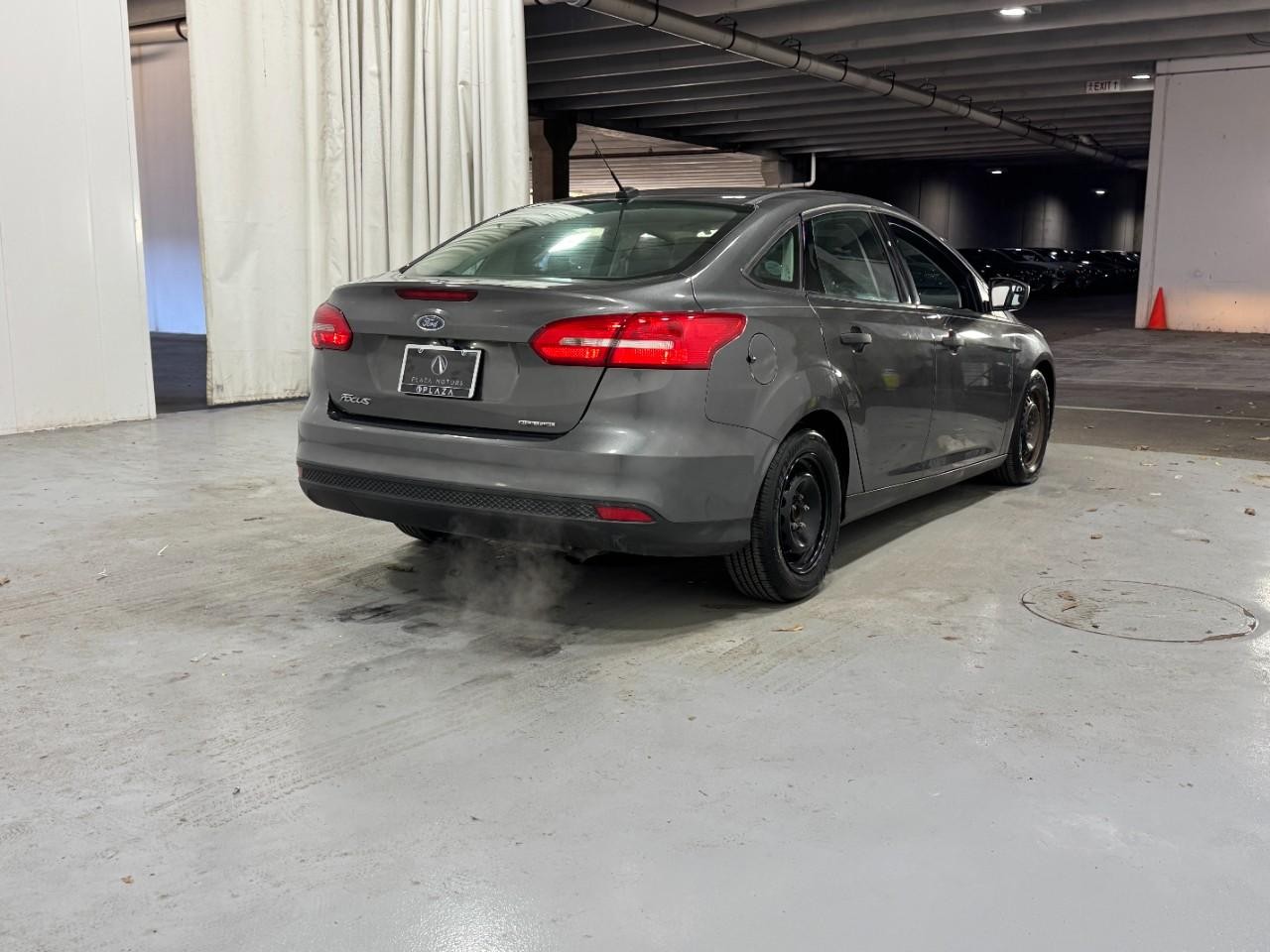 Ford Focus Vehicle Full-screen Gallery Image 4