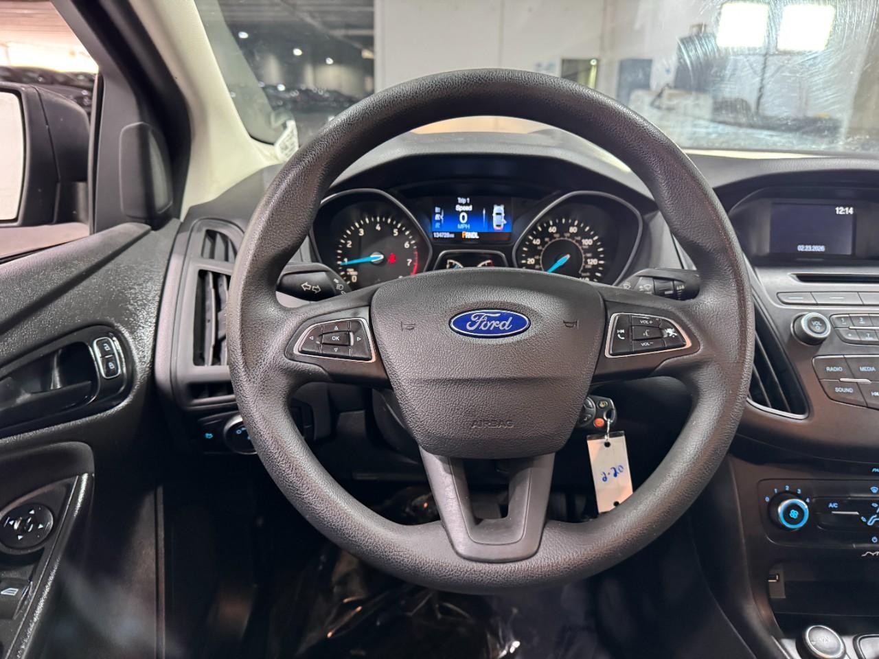 Ford Focus Vehicle Full-screen Gallery Image 12