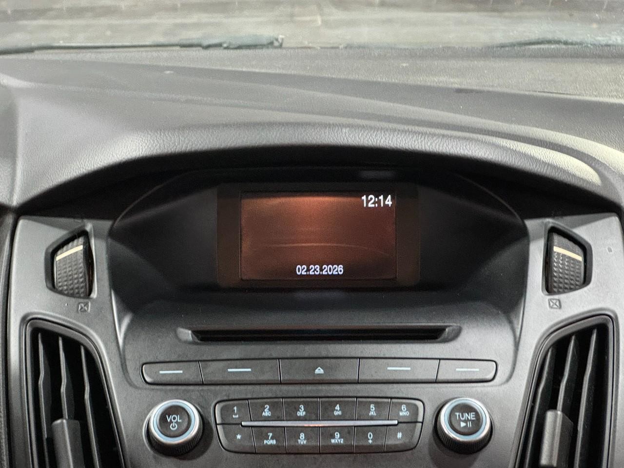 Ford Focus Vehicle Full-screen Gallery Image 13