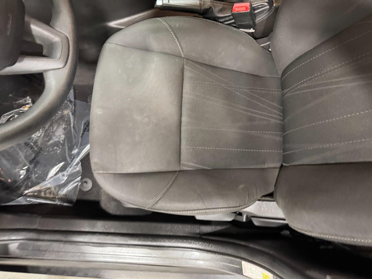 Ford Focus Vehicle Full-screen Gallery Image 25