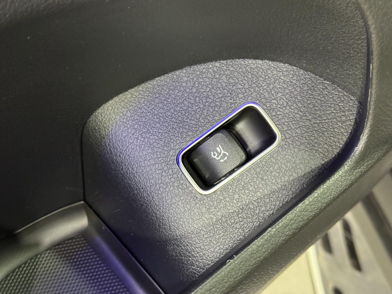 Mercedes-Benz GLE Vehicle Full-screen Gallery Image 28