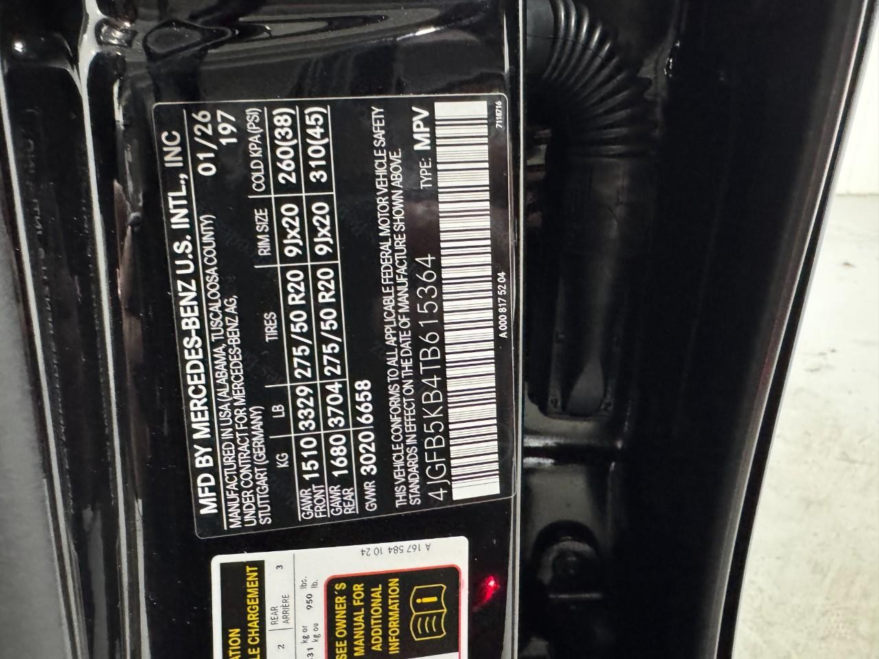 Mercedes-Benz GLE Vehicle Full-screen Gallery Image 38