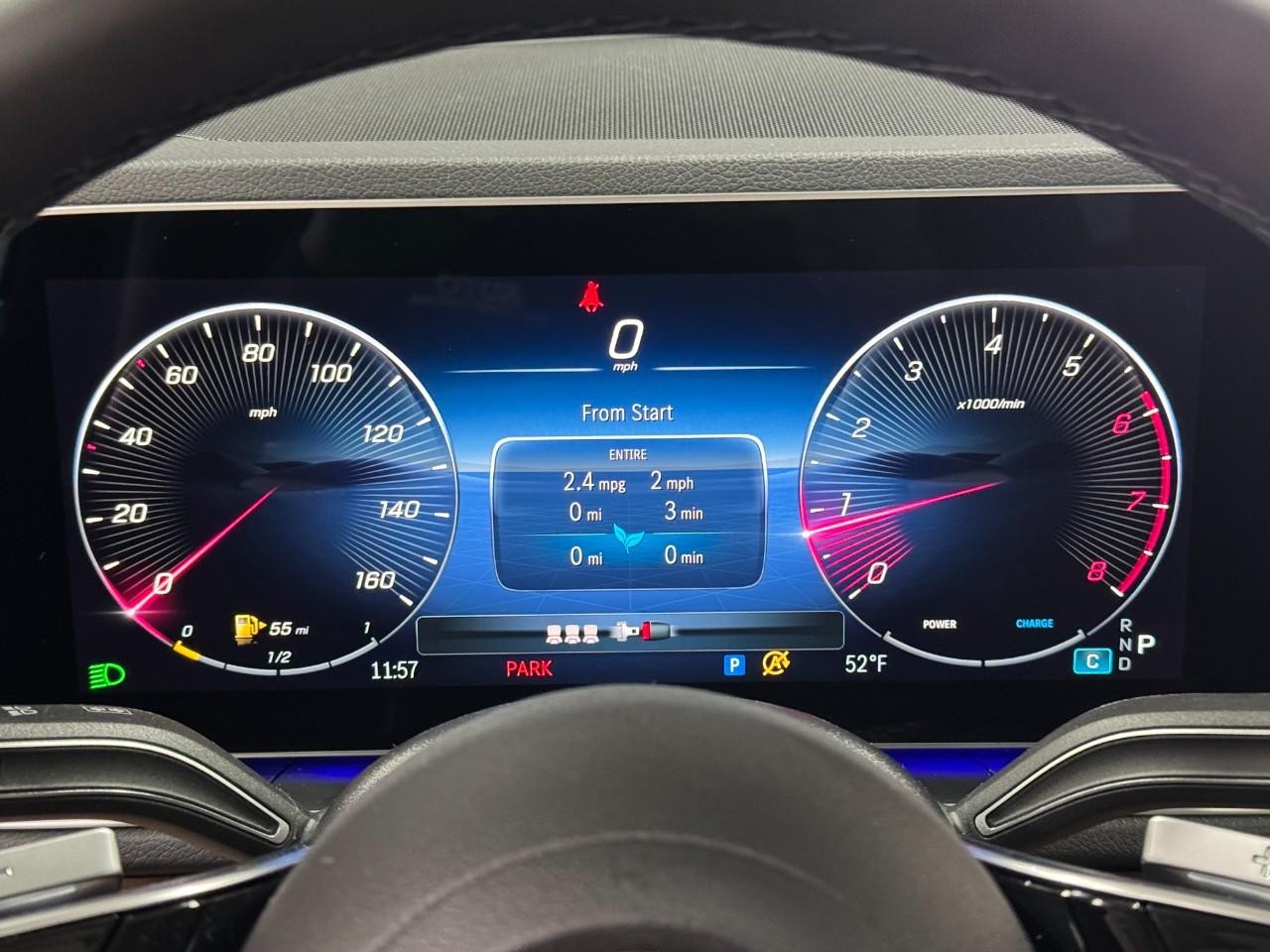 Mercedes-Benz GLE Vehicle Full-screen Gallery Image 34