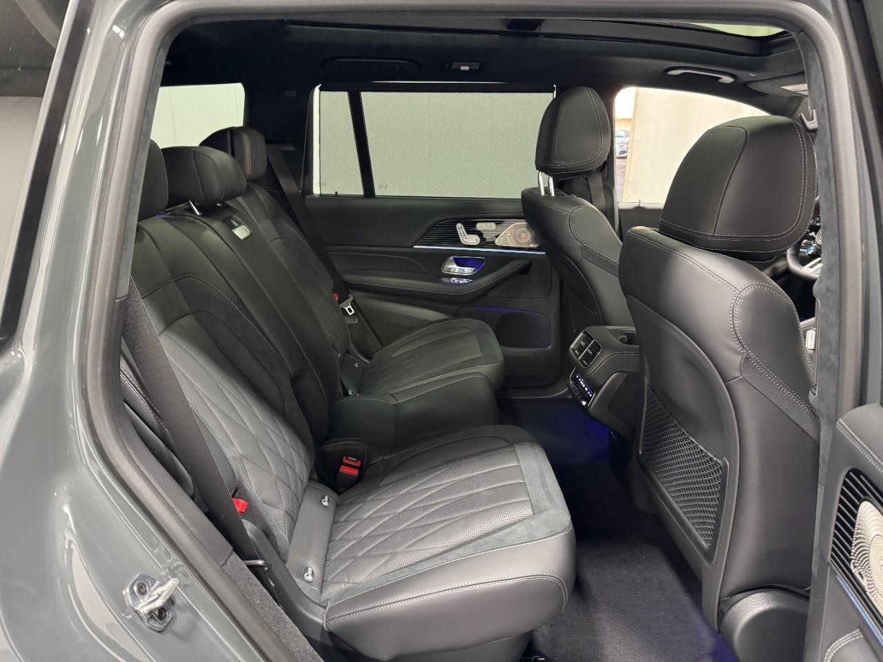 Mercedes-Benz GLS Vehicle Full-screen Gallery Image 10