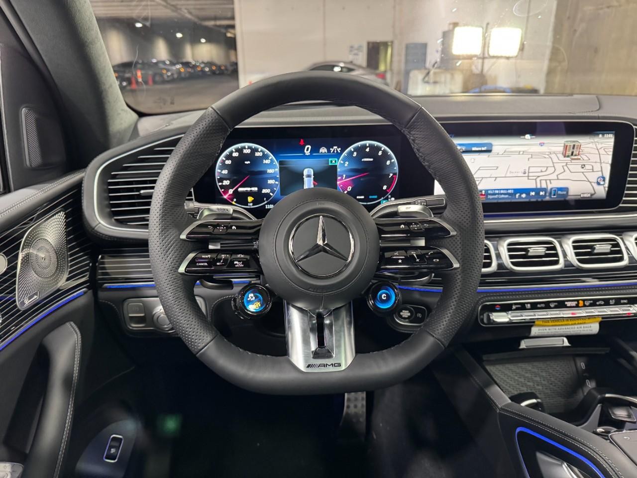 Mercedes-Benz GLS Vehicle Full-screen Gallery Image 14