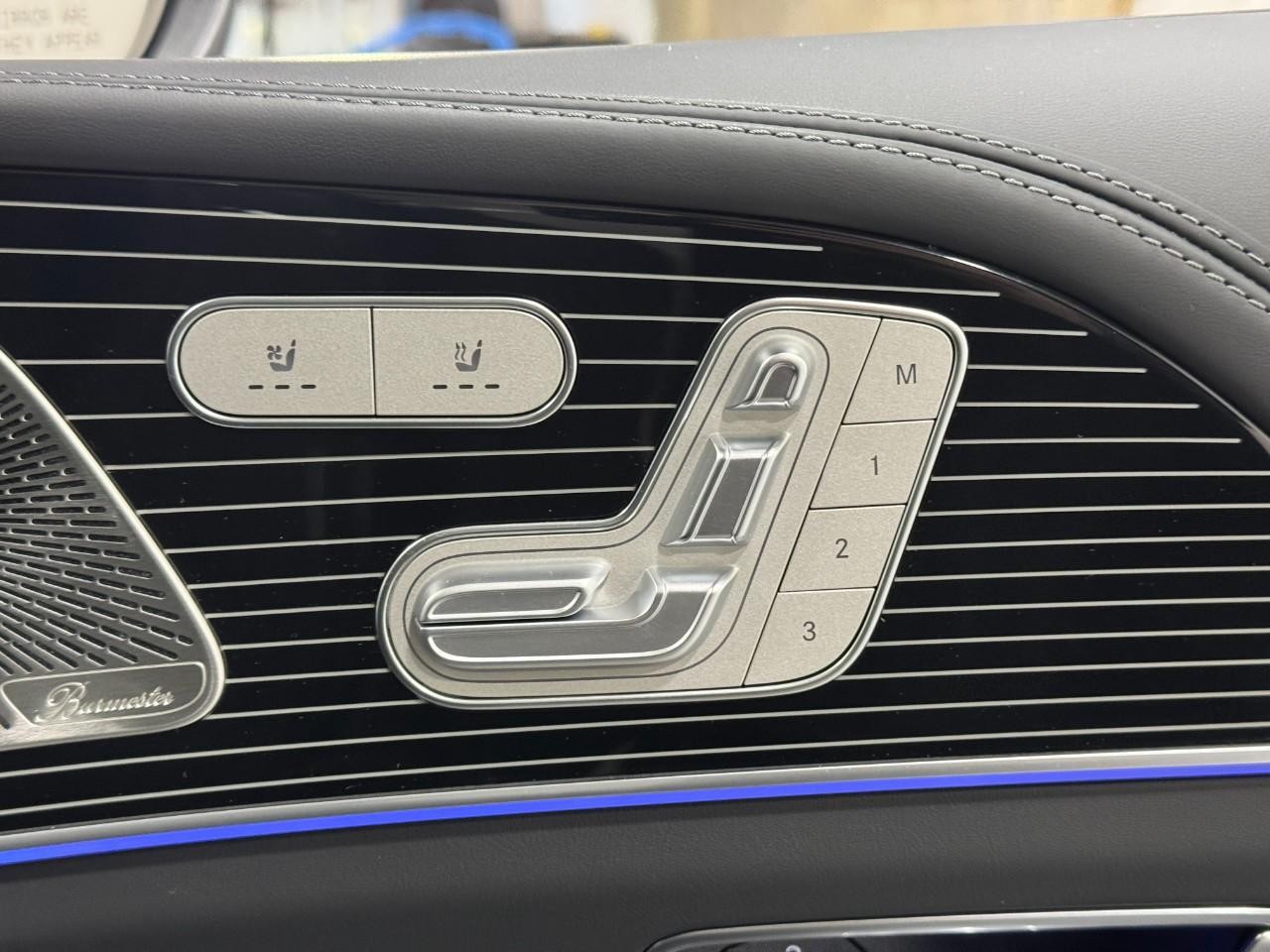 Mercedes-Benz GLS Vehicle Full-screen Gallery Image 21