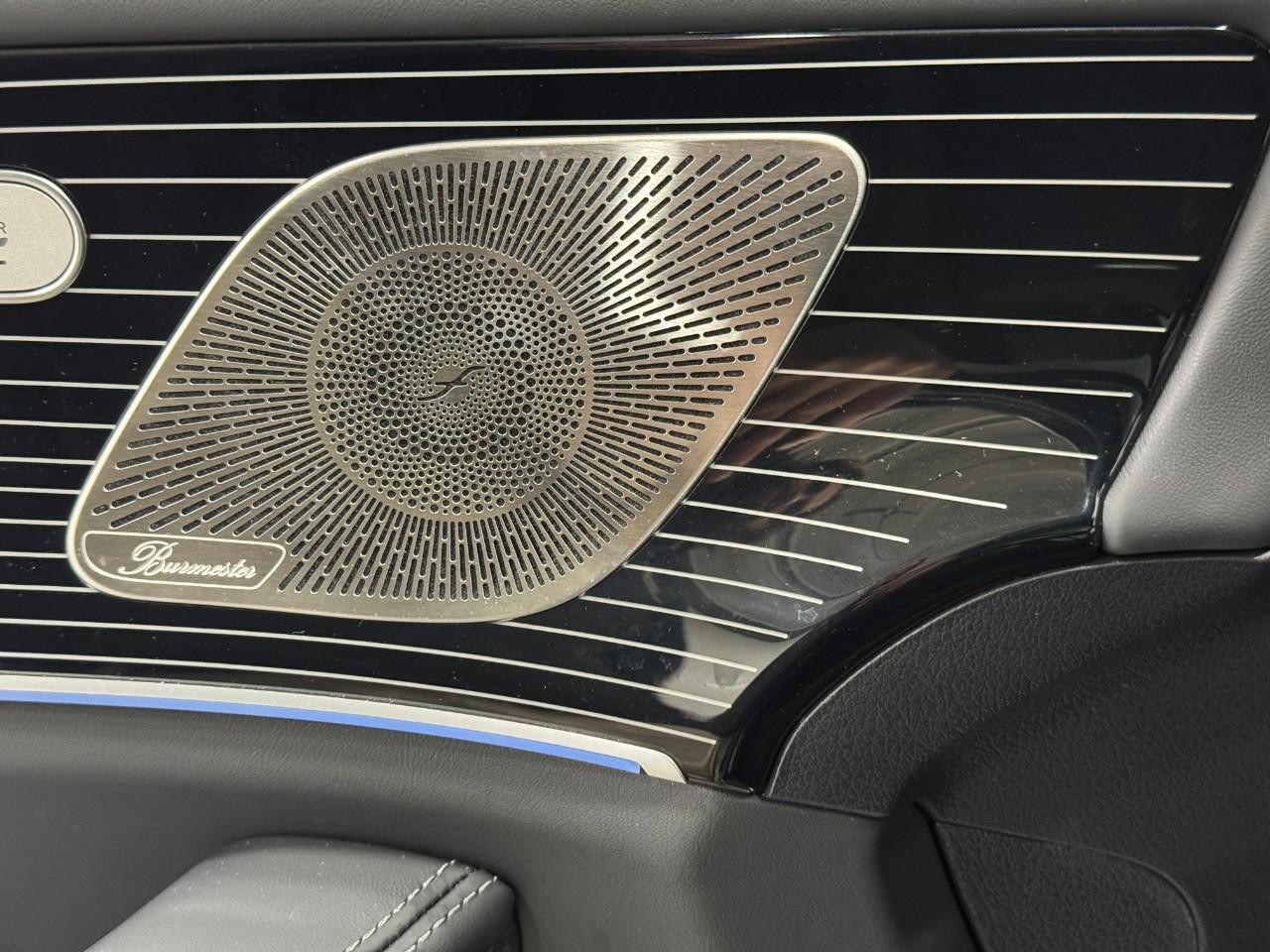 Mercedes-Benz GLS Vehicle Full-screen Gallery Image 24