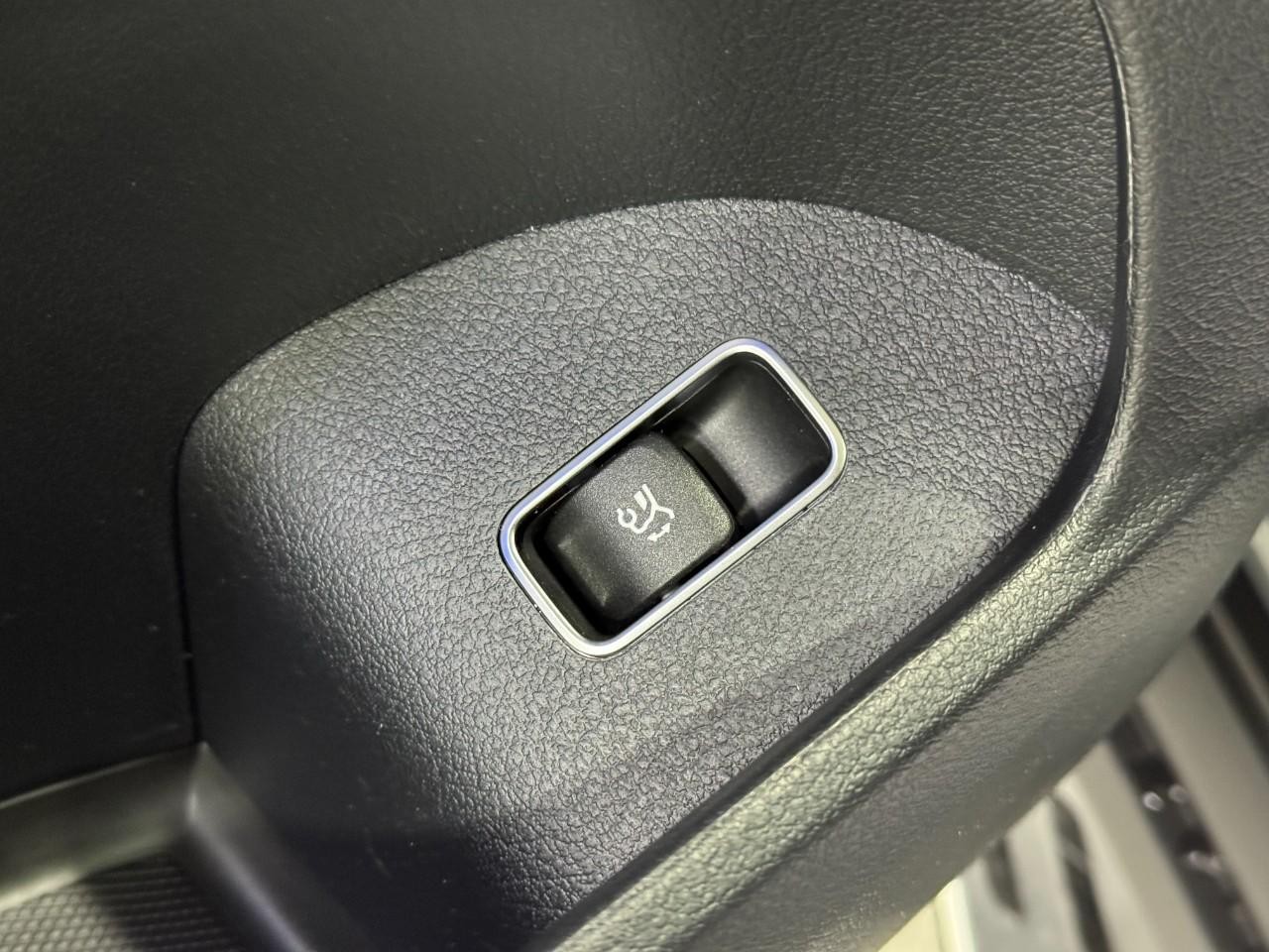 Mercedes-Benz GLS Vehicle Full-screen Gallery Image 28