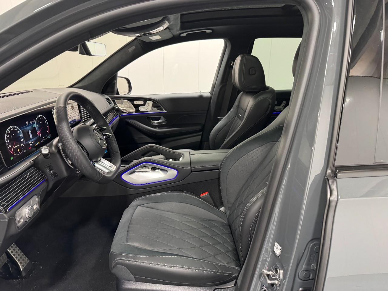 Mercedes-Benz GLS Vehicle Full-screen Gallery Image 29