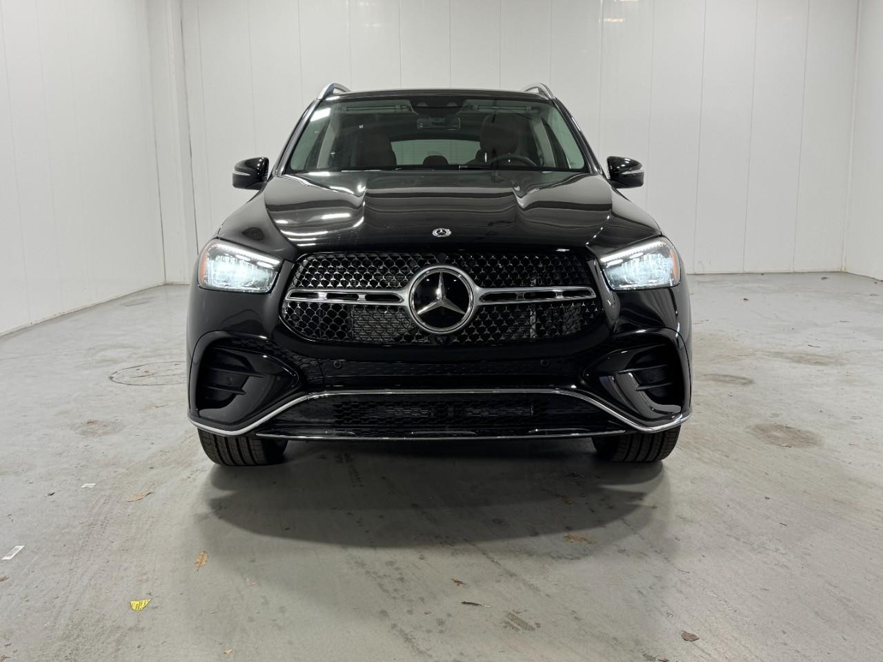 Mercedes-Benz GLE Vehicle Full-screen Gallery Image 7